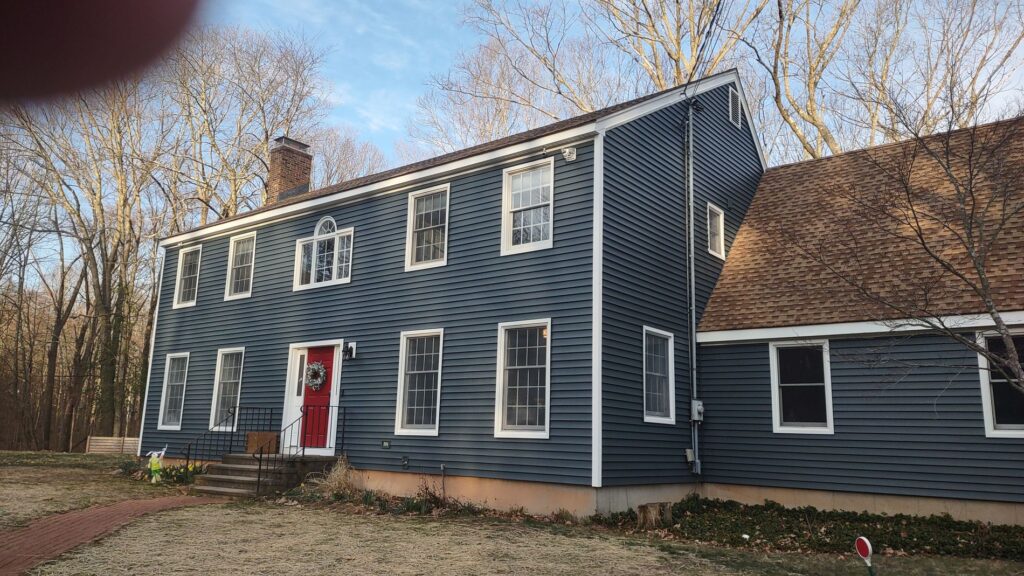 midnight blue vinyl siding in wallingford ct